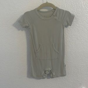 Kyte Baby Short Sleeve Snap Romper 12-18 months in Aloe